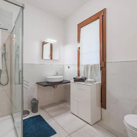 Tizy House - Ammobiliato *
